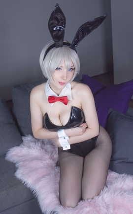 Shiro Kitsune -Bunny Uzaki-chan  - (Uzaki-chan Wants to Hang Out)